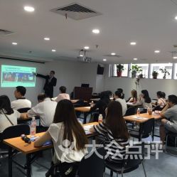 上海市出入境服務(wù)中心（移民港）一站式服務(wù)指南 地址、電話、營(yíng)業(yè)時(shí)間與大眾點(diǎn)評(píng)評(píng)價(jià)解析